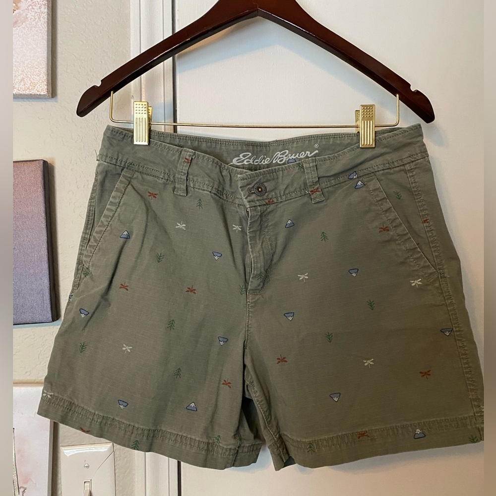 Eddie Bauer shorts, Size 6, preowned, great condition